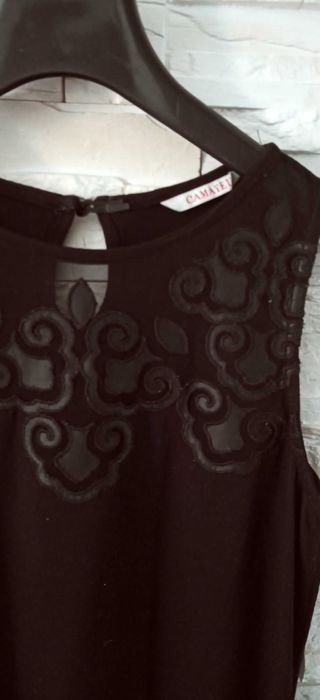 Bluzka bez rękawów damska z piękną aplikacją czarna S/36 Camaïeu