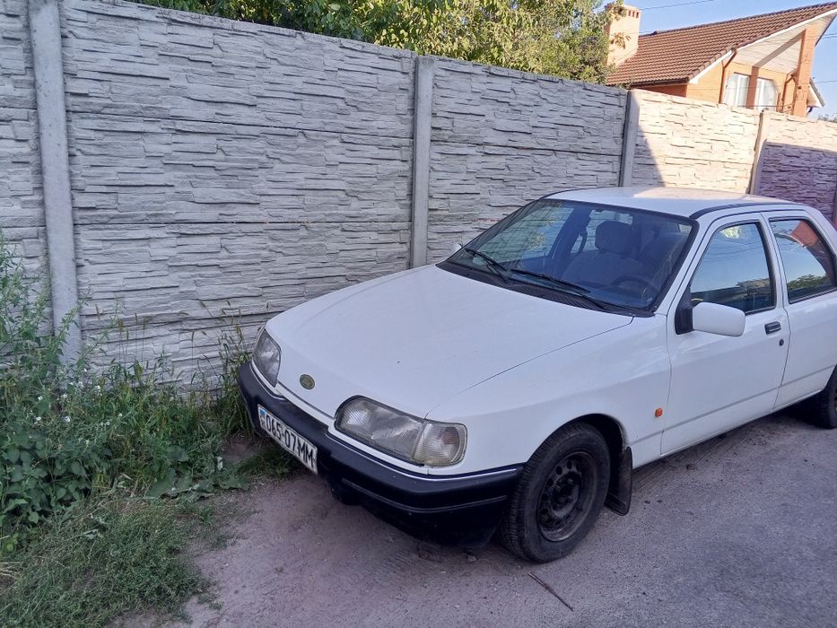 Продам ФОРД СИЕРРА 87 р.в на ходу без акума всі питання по тел.