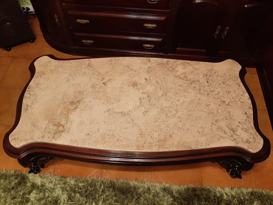Mesa de sala com pedra