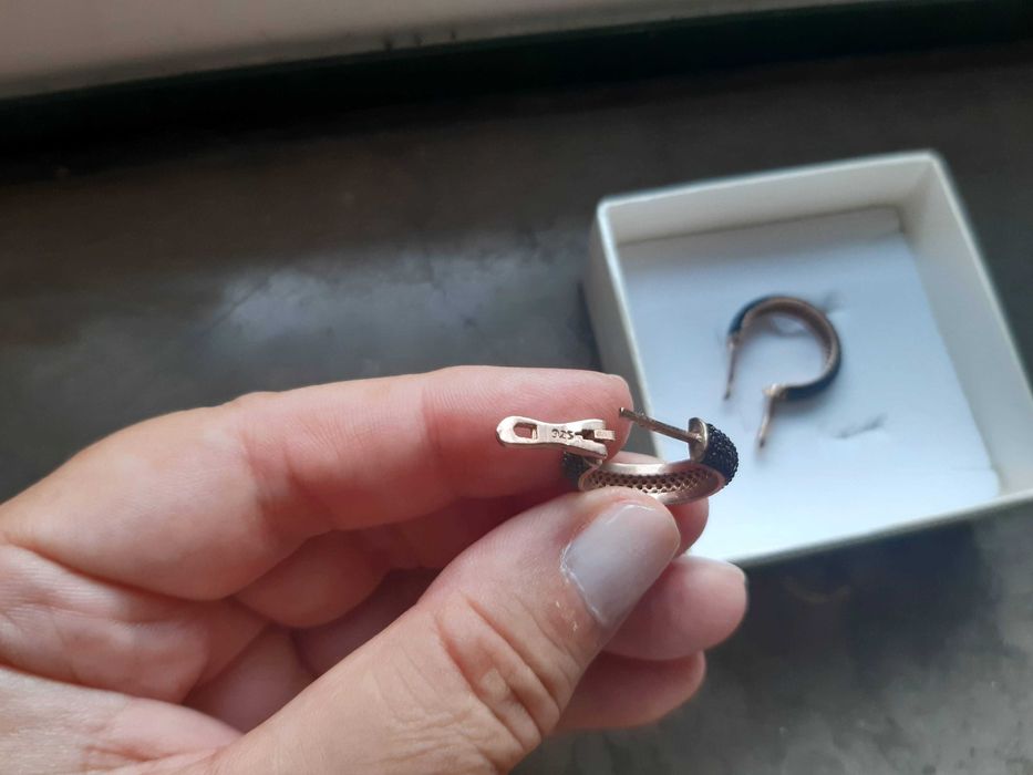 Brincos prata dourada, cravados zirconias negras, nunca usados