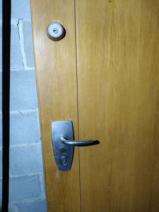 Дверь входная металлическая