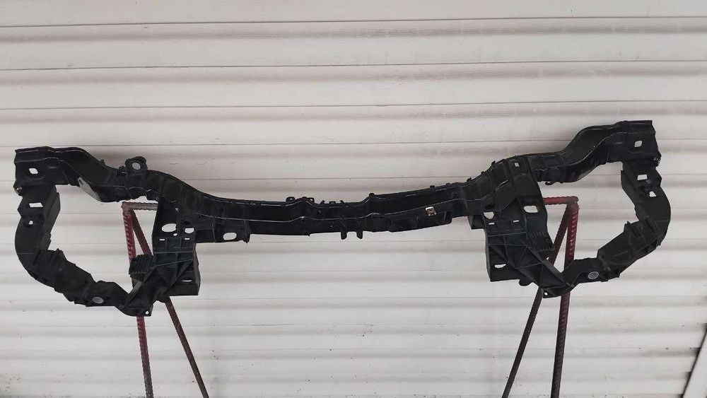 Передняя панель Ford C-Max Телевизор