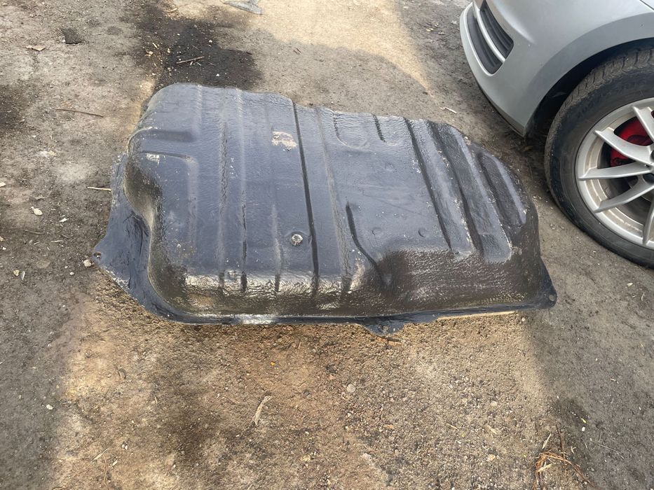 Бензобак Mazda 323