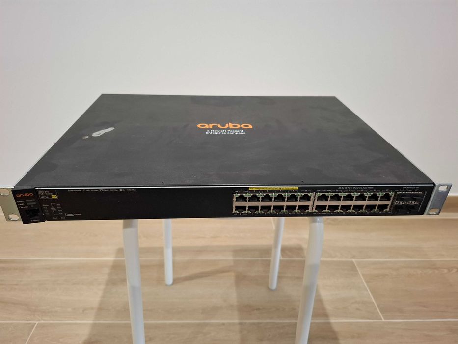 Aruba 2530-24G-PoE+ Switch (J9773A)