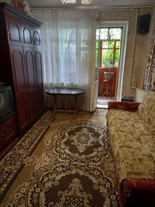 Довгострокова оренда однокімнатної квартири  по вул Пирогова