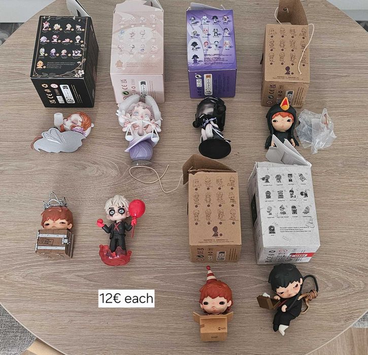 Kpop, popmart and FRIENDS merch