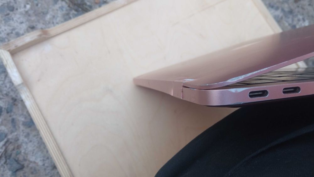 Продам MacBook Air 13