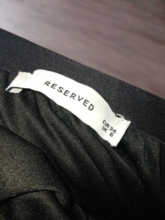 RESERVED Б/У Спідниця міді чорна плісирована
