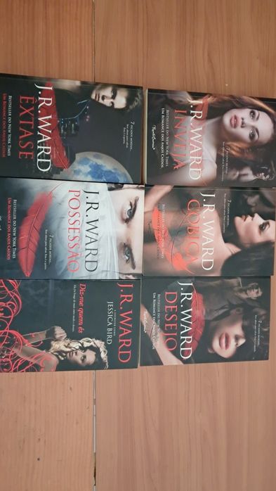 Literatura erotica E L James,  Megan Maxwell,  Sylvia Day, J R Ward