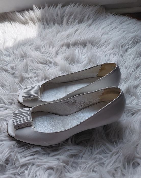 Buty damskie na obcasie