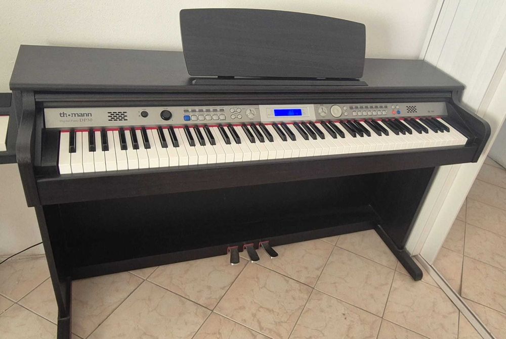 Piano Thomann usado