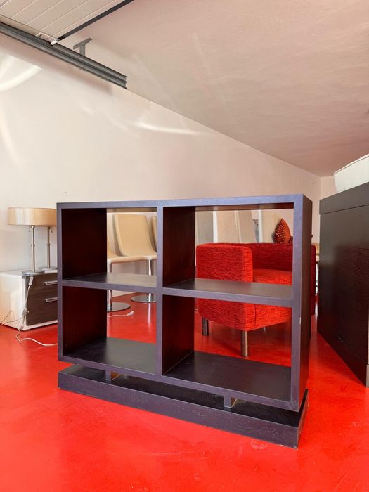 Movel de sala e mesa de centro em madeira