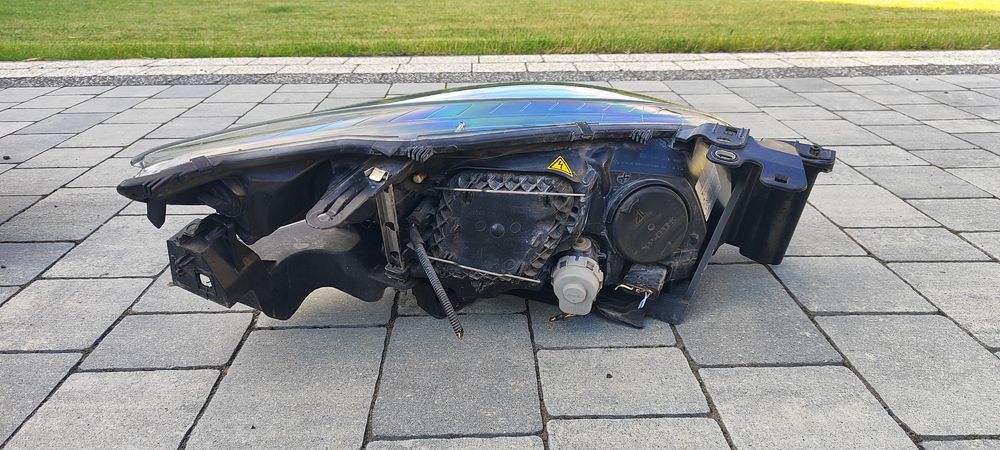 Lampy przednie przód Renault Megane III Xenon Europa