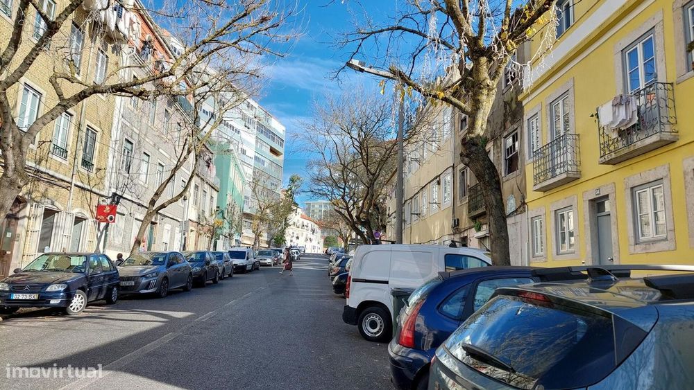 Apartamento T0 remodelado no Condomínio Pátio das Padeiras - Estrela