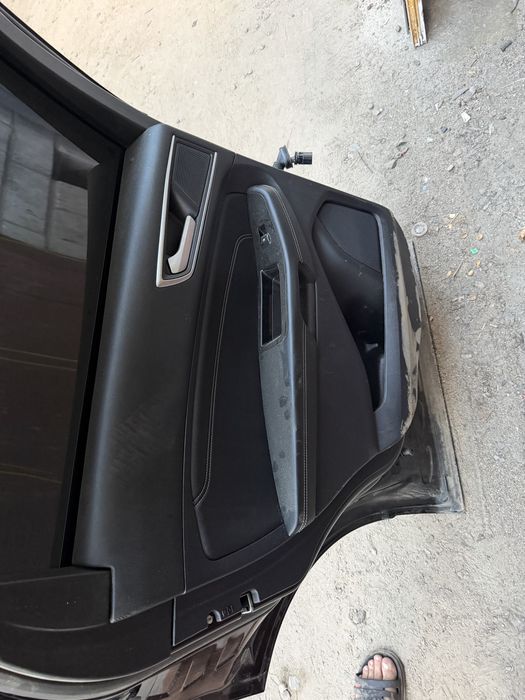 В продаже задняя левая дверь на ford edge 15-24 год в цвете UM  в хорошем состоянии