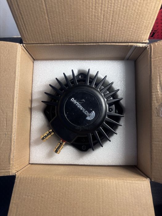 Dayton Audio BST-1 50 watts  pro tactile bass shaker