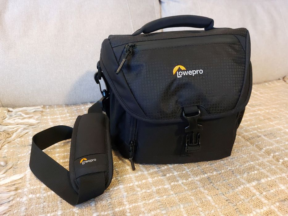 Bolsa fotográfica Lowepro NOVA 170 AW II preta