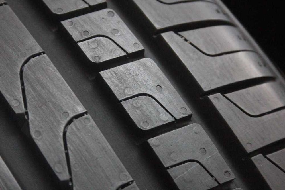 215/55/17 Pirelli Cinturato P7 25/55 R17 SealInside