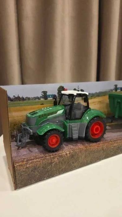 Traktor Zabawka Zdalnie Sterowany z Przyczepą Ciągnik na Pilot