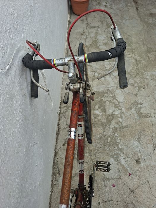 Vende-se bicicleta antiga