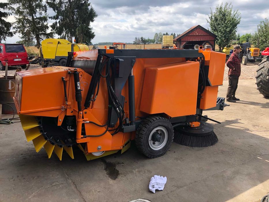 Zamiatarka komunalna Bemab G3 po pełnym serwisie Broddway Broddson