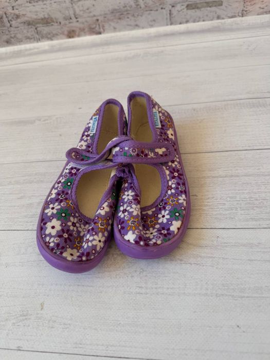 Тапці для дівчинки для садочка