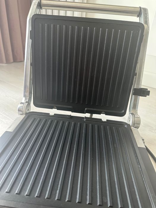 Grill elektryczny MPM MGR-11M