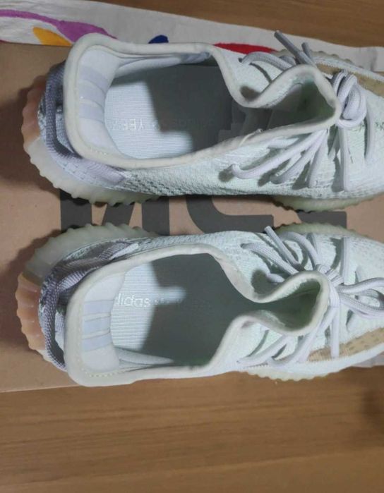 Yeezy Boost 350 v2 Hyperspace