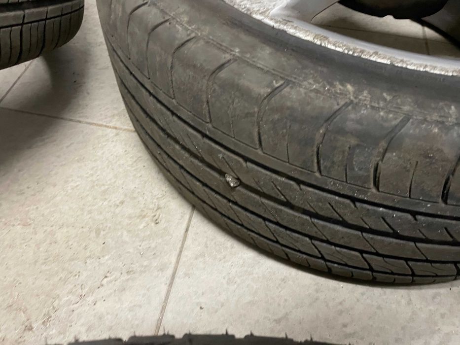 Jantes Mercedes C32 AMG R18 com pneus