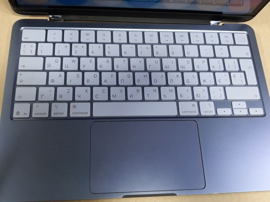 Apple  MacBook Neo (8/256гб) "model A3404"