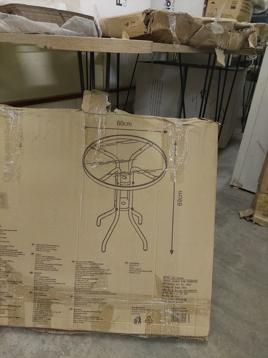 Столи і стільця(,кух.посуд