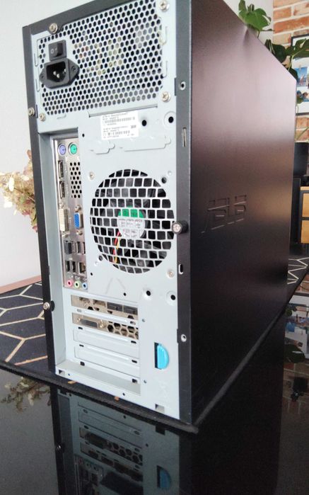 komputer Asus i5 16GB RX570