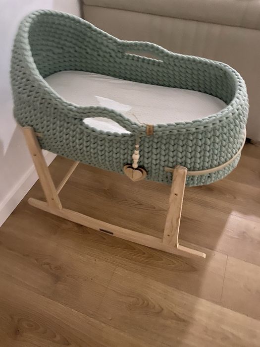 Conjunto alcofa, suporte com baloiço e colchão