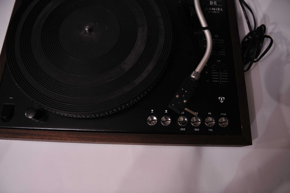 Gramofon Daniel 1100 fs