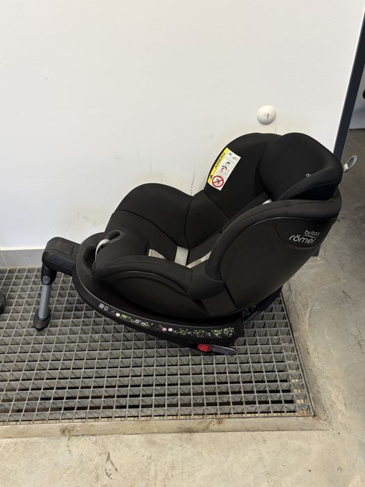 Fotelik samochodowy Britax Roomer obrotowy