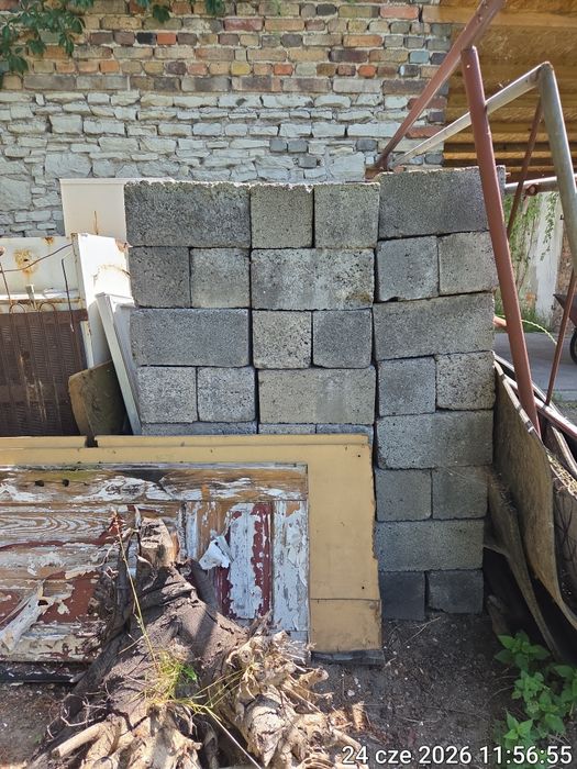 Oddam pustaki żużlowe