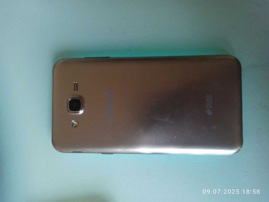 продам смартфон Samsung Galaxy J7 SM-J700H\DS
