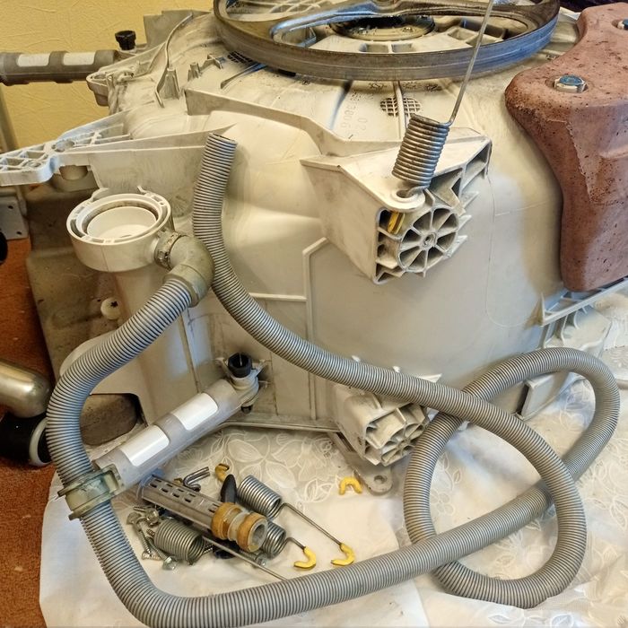 Стиральная машина на запчасти  Zanussi ZWP 580