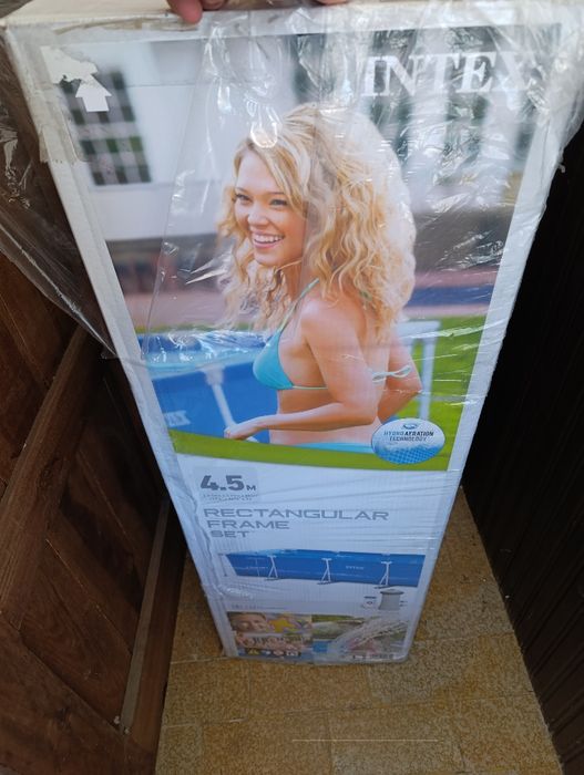 Vendo piscina INTEX desmontavel rectangular   como nueva !!!