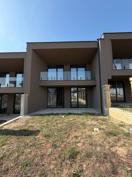 Продаж котеджів в р-ні Червениця