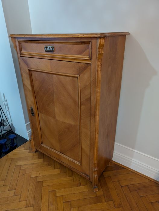 Komoda, bieliźniarka. Antyk. Orzech