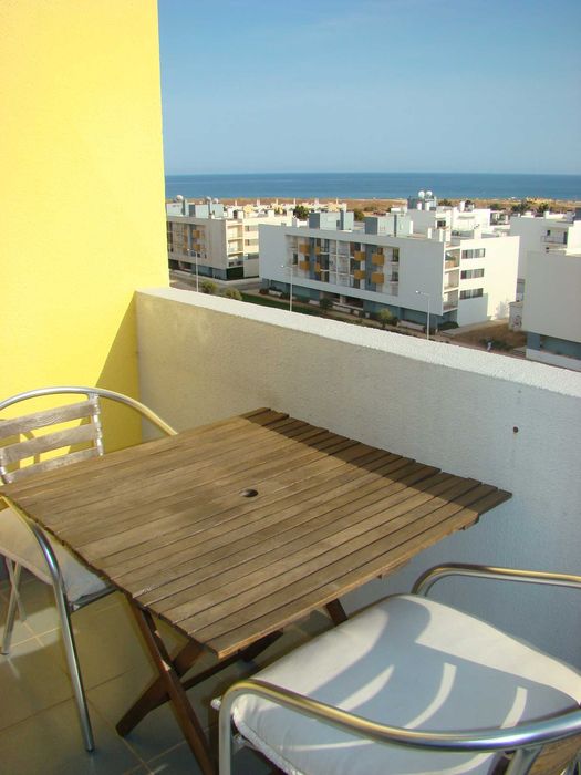 ARRENDA SE APARTAMENTO PLENA VISTA MAR