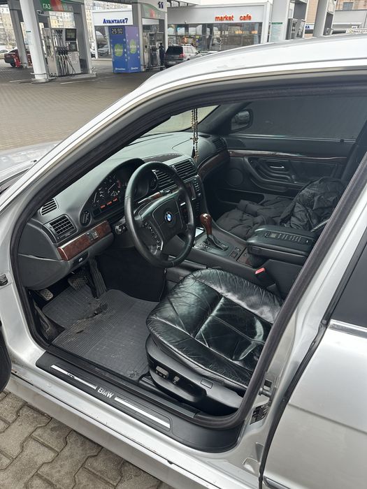 Продам БМВ е38.