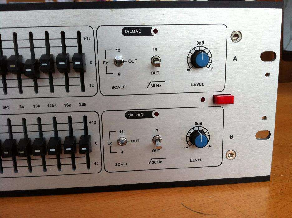 Klark Teknik DN360 - Equalizador Profissional