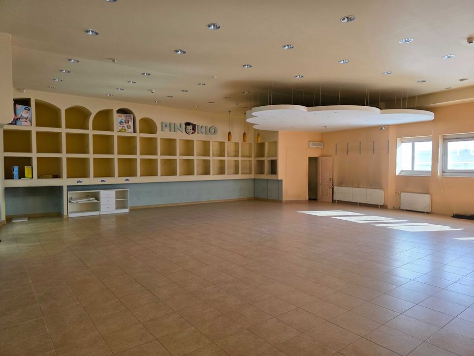 Lokal 170 m2 do wynajęcia w C.H. Respan Rzeszów