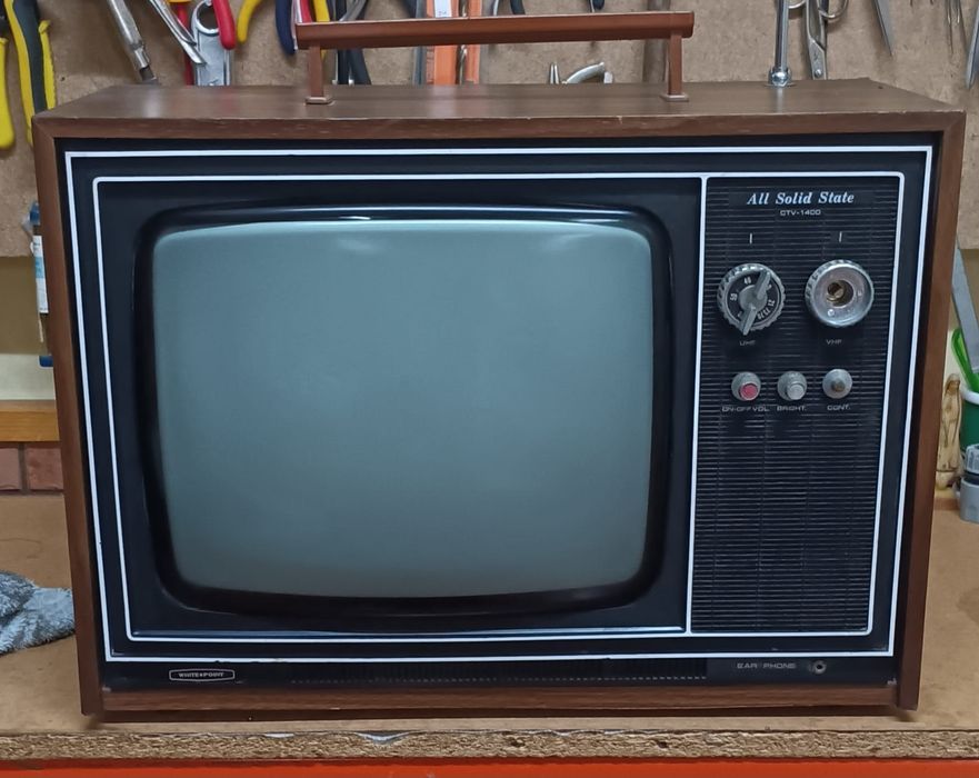 Televisão antiga vintage  anos 60