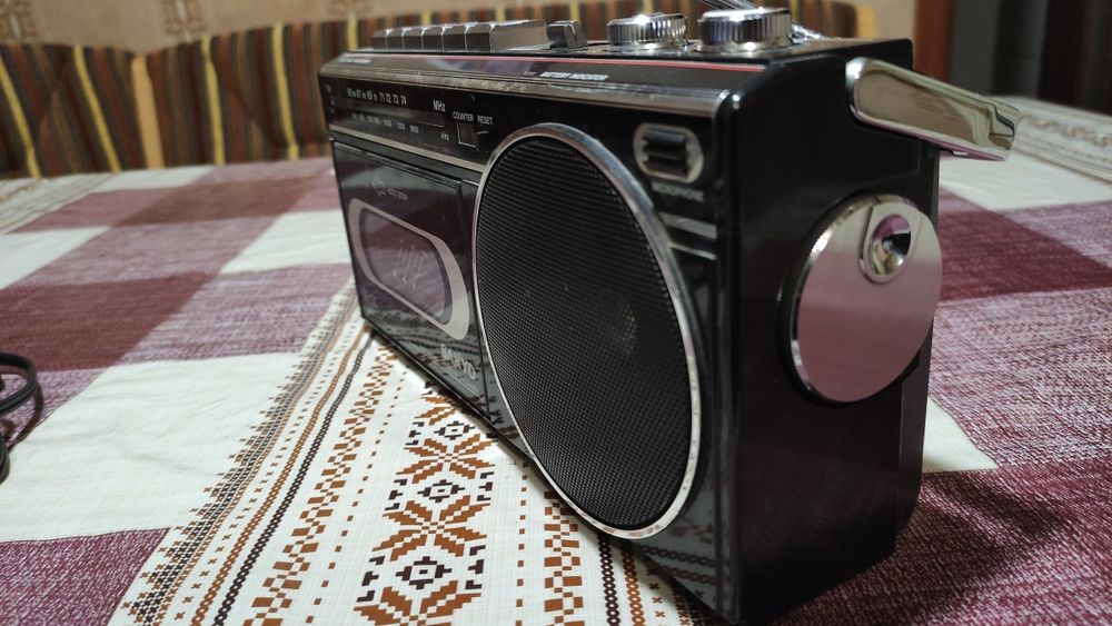 Аудіо касетний магнітофон sanyo