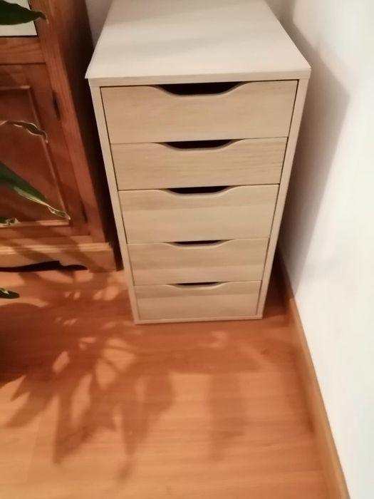 Móvel novo com 5 gavetas