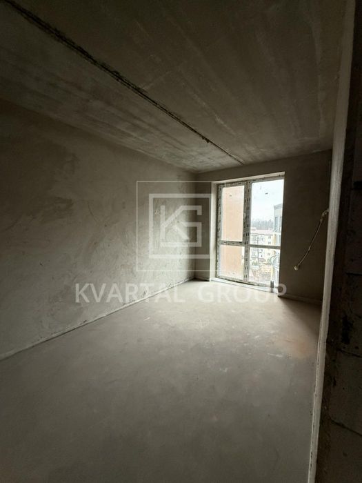 Продам 2 к.квартиру з початковим ремонтом 53 кв.м .  Бомбосховище +