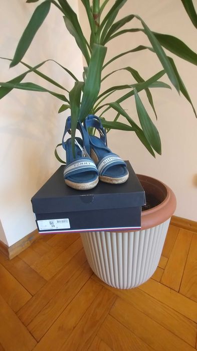 Tommy Hilfiger, espadryle damskie 39